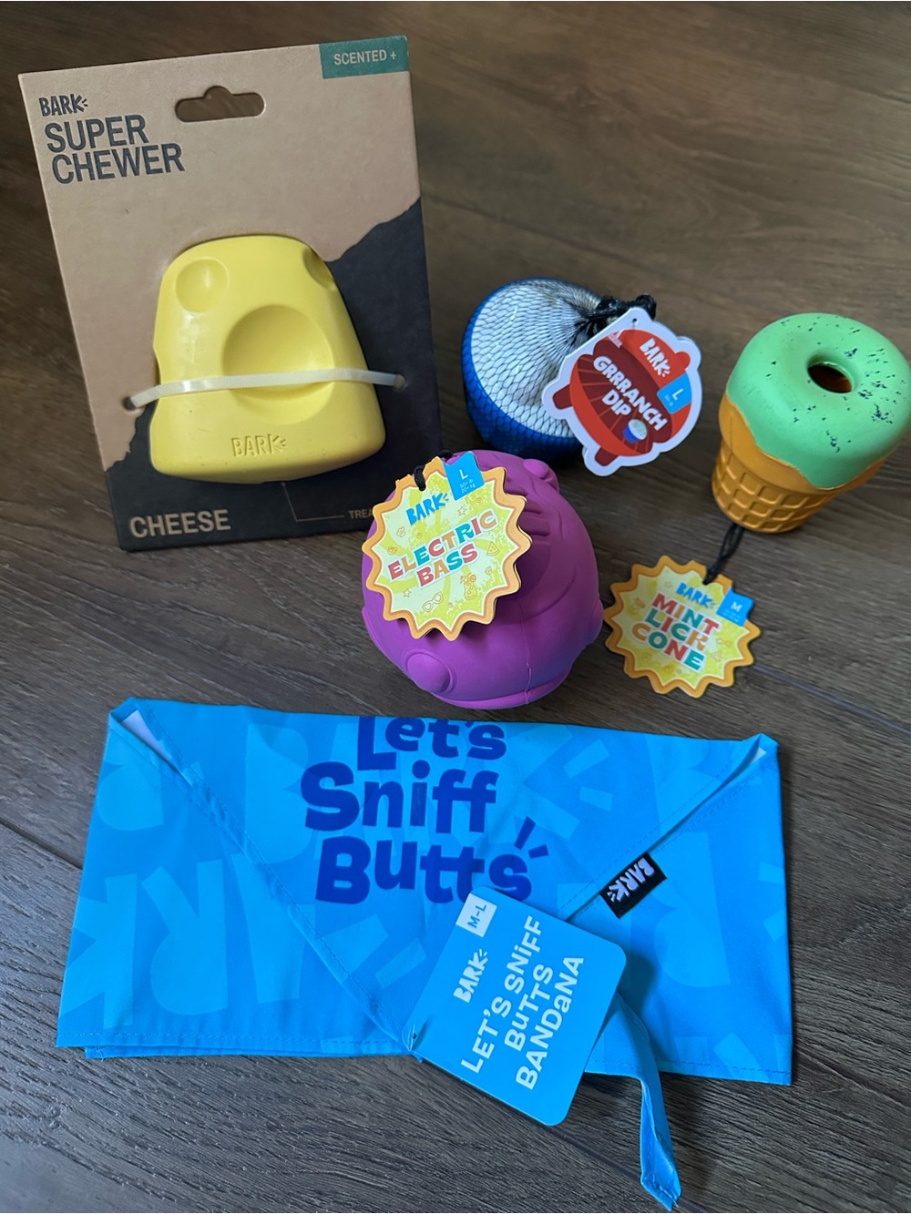 NWT BarkBox Super Chewer Bundle Size M/L 4 toys, 1 bandana